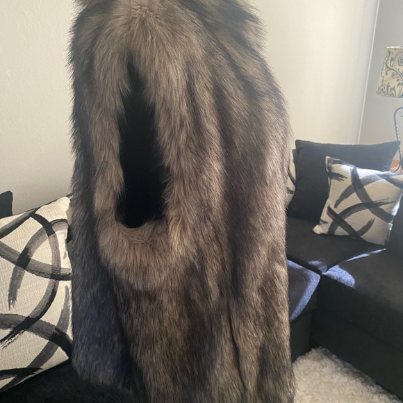 Smokey Fox Faux Hook Vest - Picture 5 of 5